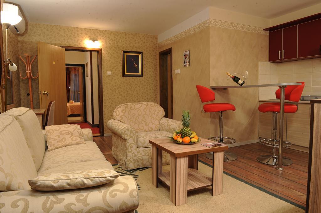 Klub Satelit Zlatibor Bed and Breakfast Exteriör bild